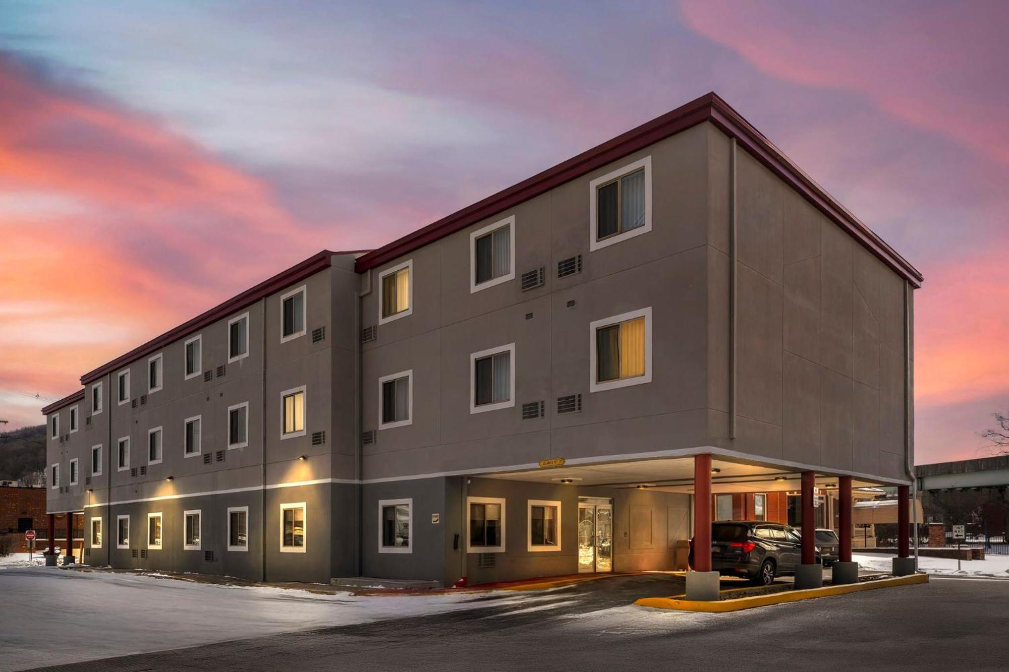 Red Roof Inn Johnstown Eksteriør billede